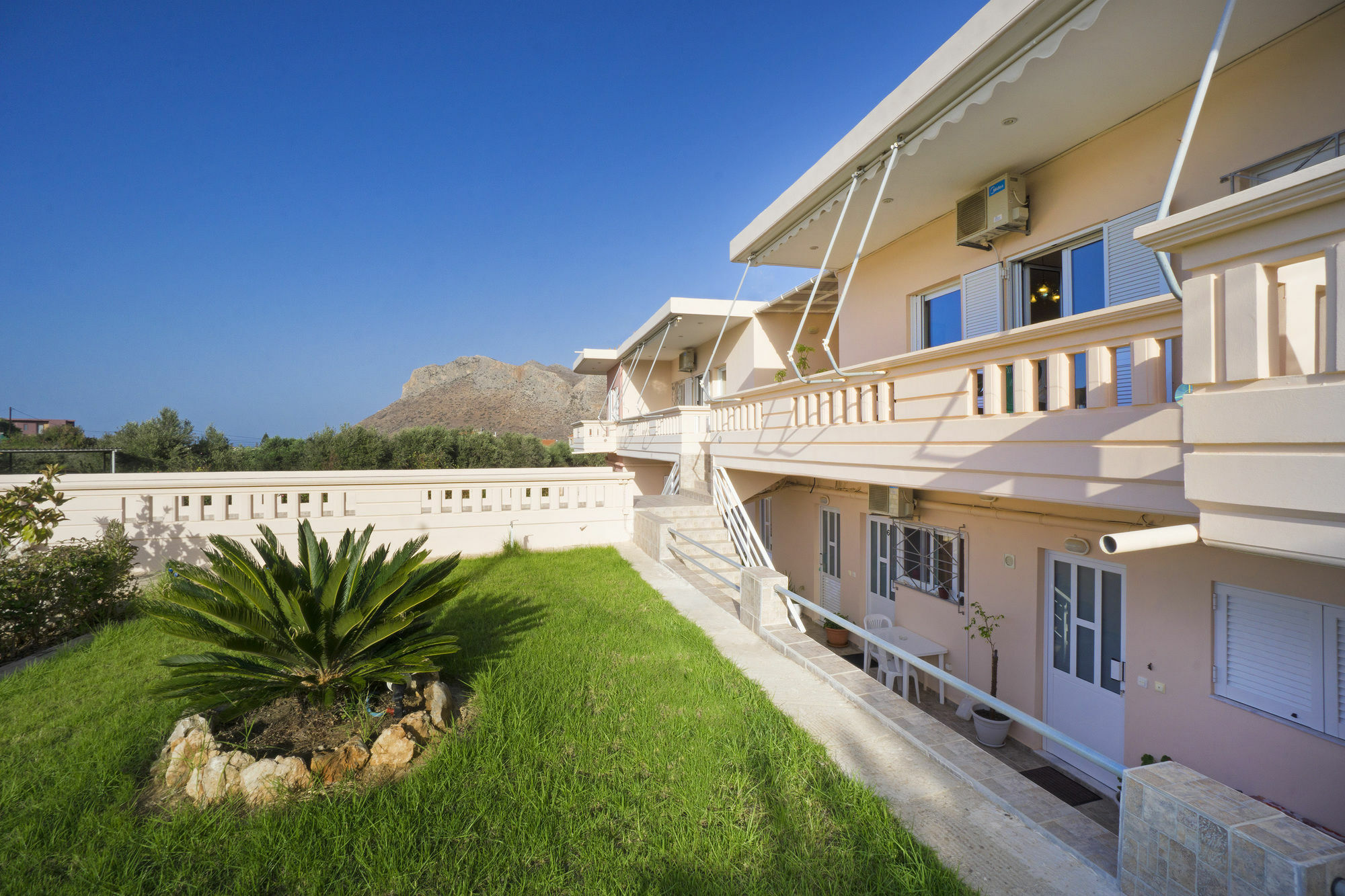 Skamagkas G. Apartments สตาวรอช ภายนอก รูปภาพ